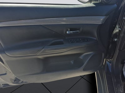 2019 Mitsubishi Outlander ES